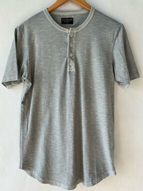 Goodlife Sunfaded Slub Scallop Light Gray Short Sleeve Henley Shirt Men’s Small